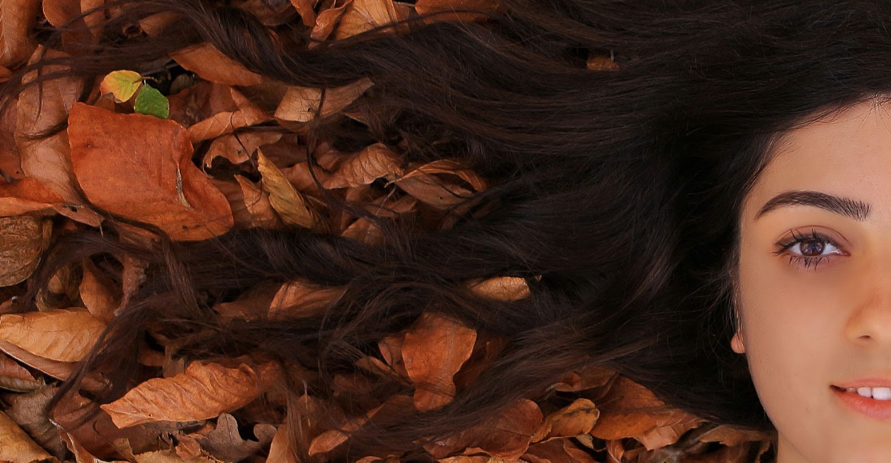 La caída del pelo en otoño: Causas, duración y soluciones